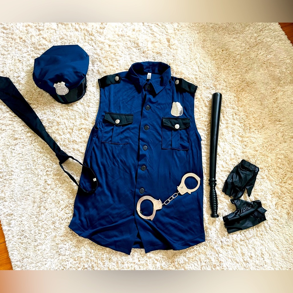 adult under arrest cop costume size M 👮‍♂️🎃👻